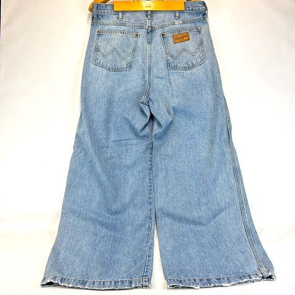 WRANGLER Worldwide High Rise Wide Leg Jeans Size 32 x 30 - Picture 2 of 5
